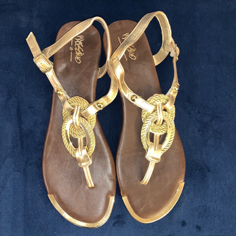Women’s gold sandals